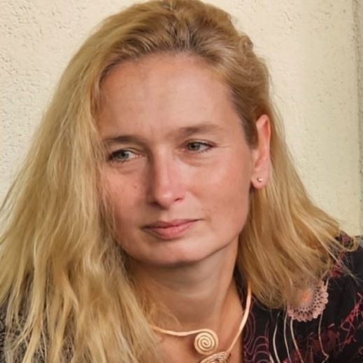 Anca Ioana Voiculescu (RO)